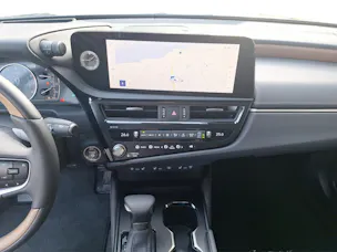 Lexus ES 300h Excellence