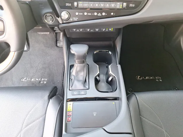 Lexus ES 300h Excellence