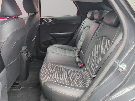 Vehicle image 14 Vehicle image 14