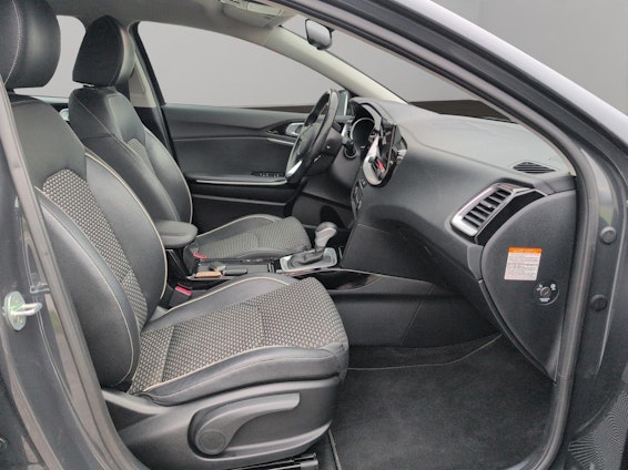 Vehicle image 9 Vehicle image 9