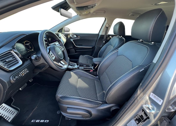 Vehicle image 9 Vehicle image 9