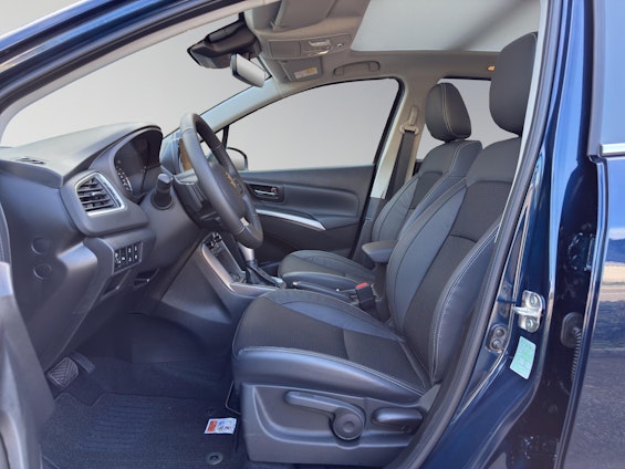 Vehicle image 8 Vehicle image 8