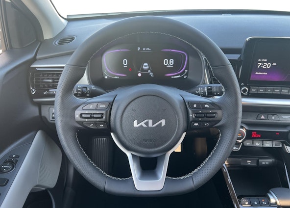 Vehicle image 6 Vehicle image 6