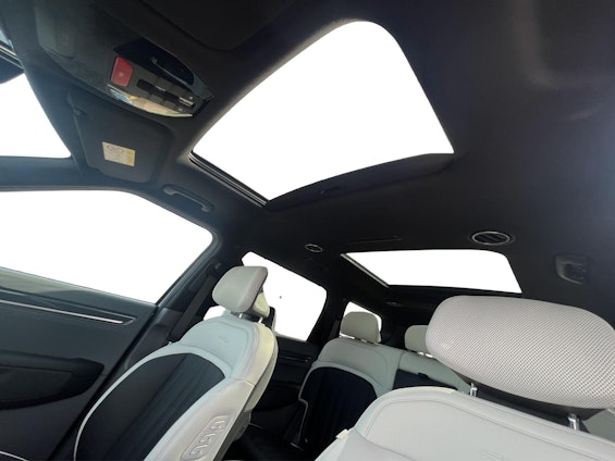 Vehicle image 10 Vehicle image 10