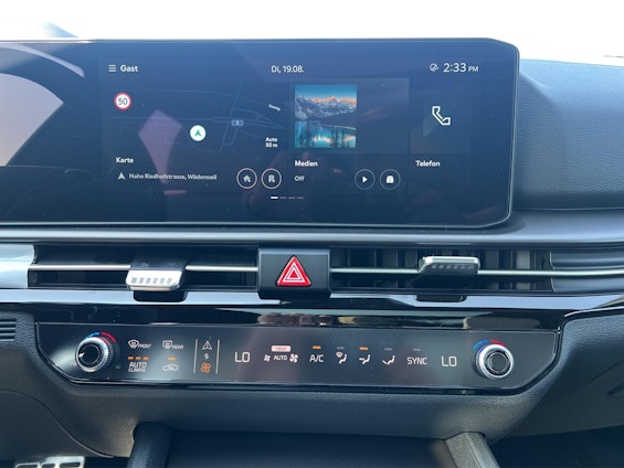 Vehicle image 4 Vehicle image 4