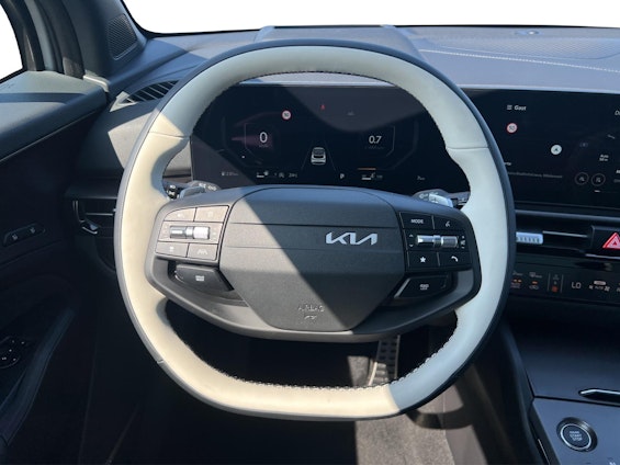 Vehicle image 6 Vehicle image 6