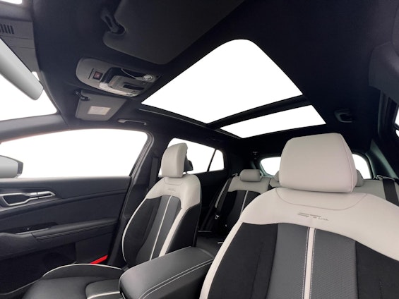 Vehicle image 11 Vehicle image 11