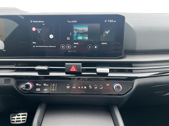 Vehicle image 8 Vehicle image 8