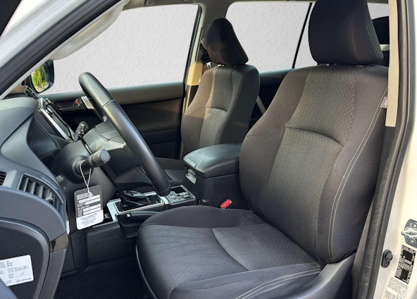 Vehicle image 6 Vehicle image 6