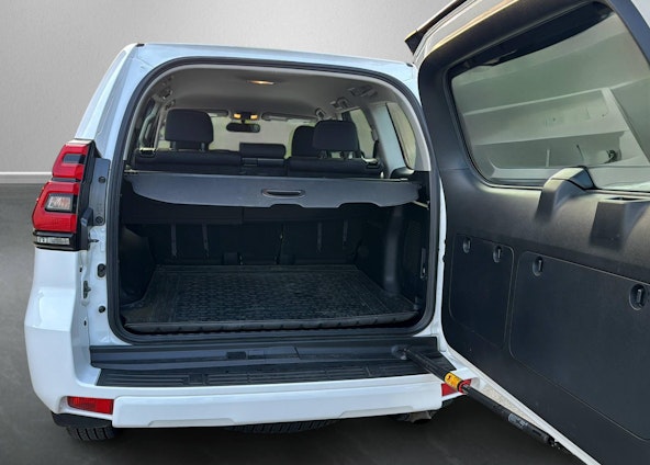 Vehicle image 4 Vehicle image 4