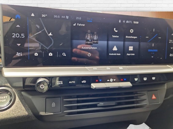 Vehicle image 13 Vehicle image 13