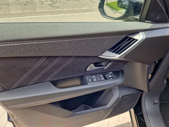 Vehicle image 10 Vehicle image 10