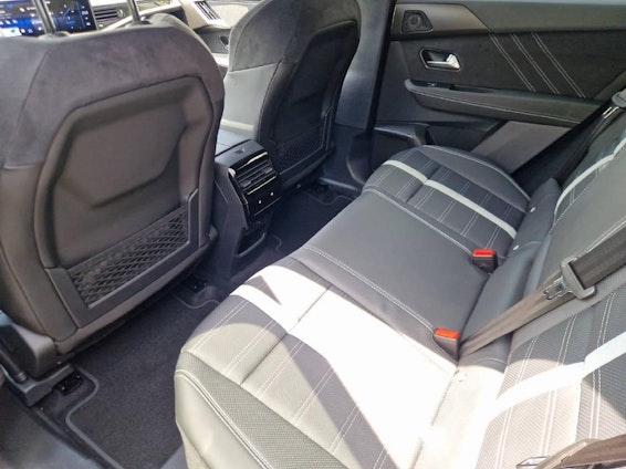 Vehicle image 11 Vehicle image 11