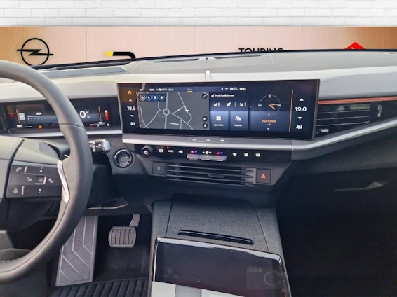 Vehicle image 13 Vehicle image 13