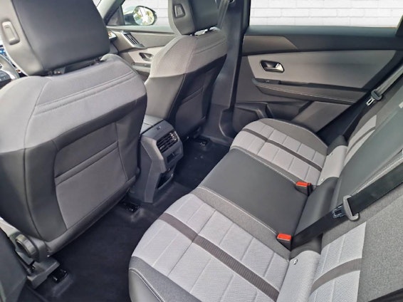 Vehicle image 11 Vehicle image 11