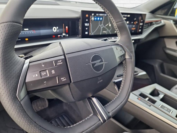 Vehicle image 8 Vehicle image 8