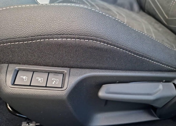 Vehicle image 13 Vehicle image 13