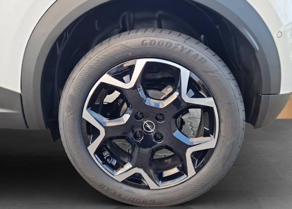 Vehicle image 16 Vehicle image 16