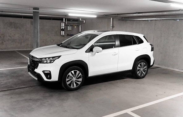 First vehicle image First vehicle image