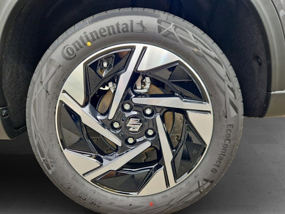 Vehicle image 16 Vehicle image 16