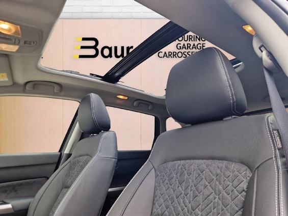 Vehicle image 13 Vehicle image 13