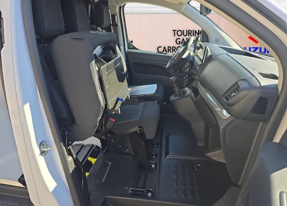 Vehicle image 14 Vehicle image 14