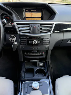 Mercedes-Benz E 300 V6 BlueEF 4matic