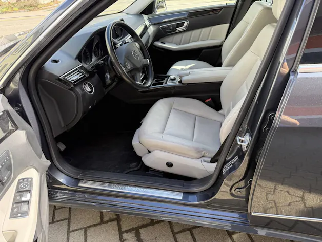 Mercedes-Benz E 300 V6 BlueEF 4matic