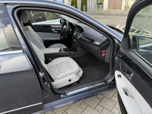 Mercedes-Benz E 300 V6 BlueEF 4matic