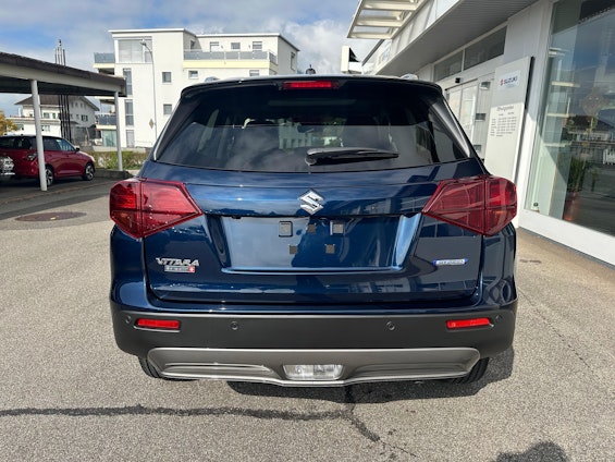 Vehicle image 4 Vehicle image 4