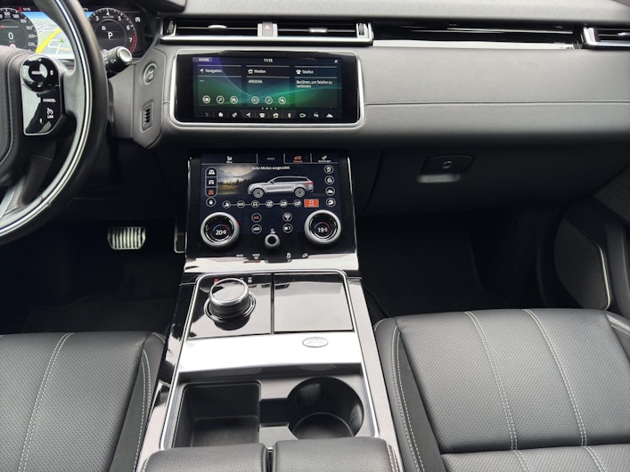 Vehicle image LAND ROVER RANGE ROVER VELAR