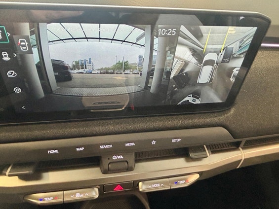 Vehicle image 13 Vehicle image 13