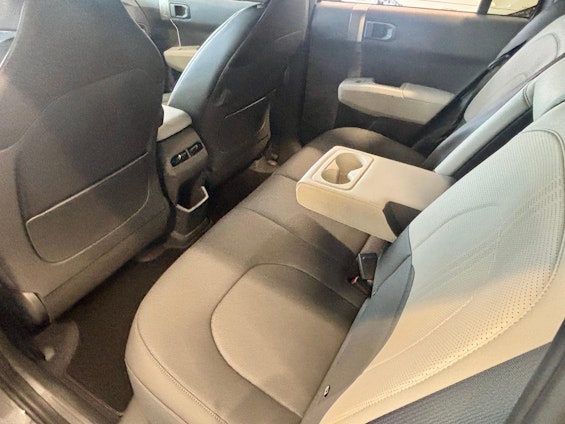 Vehicle image 7 Vehicle image 7