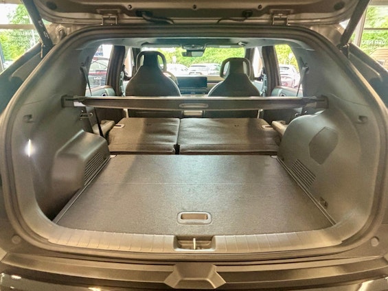 Vehicle image 16 Vehicle image 16