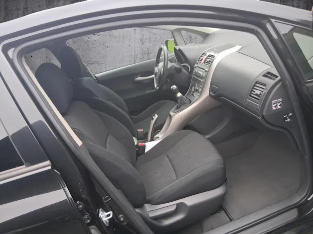 Toyota Auris 1.6 VMa Linea Sol