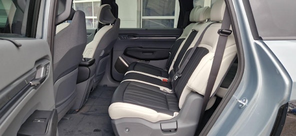 Vehicle image 8 Vehicle image 8