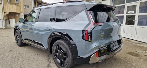 Vehicle image 10 Vehicle image 10