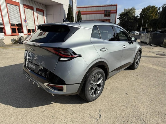 Vehicle image 4 Vehicle image 4