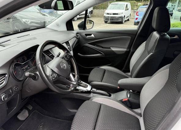 Vehicle image 8 Vehicle image 8