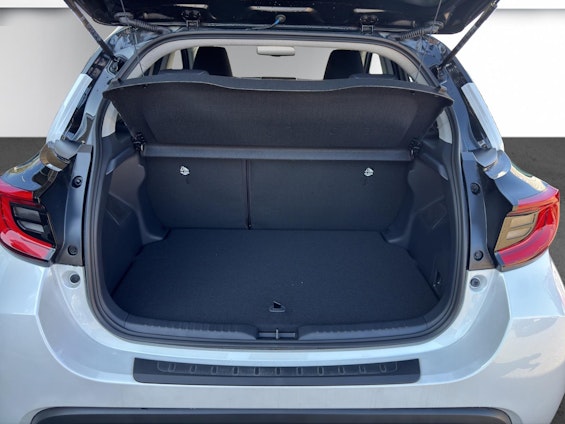 Vehicle image 17 Vehicle image 17