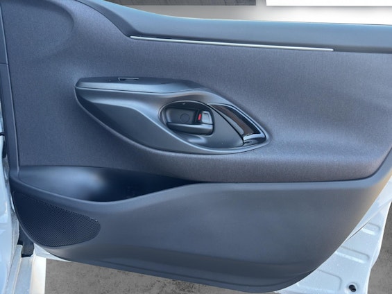 Vehicle image 15 Vehicle image 15