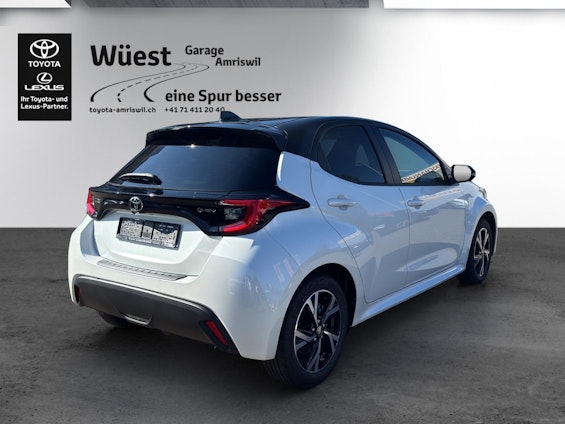 Vehicle image 4 Vehicle image 4