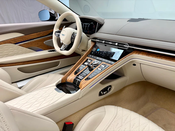 immagine del veicolo ASTON MARTIN DB12