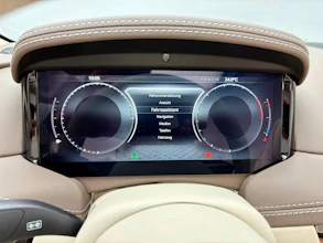 https://vehicle.imgix.net/4043138/a1a58cd6-c1ee-4335-98b1-faf9d3996d8a.jpeg