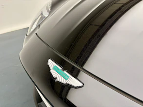 https://vehicle.imgix.net/4043138/df471e0c-51a4-4c8f-8e3a-40a01bb06c58.jpeg