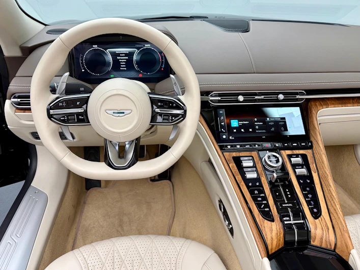 immagine del veicolo ASTON MARTIN DB12