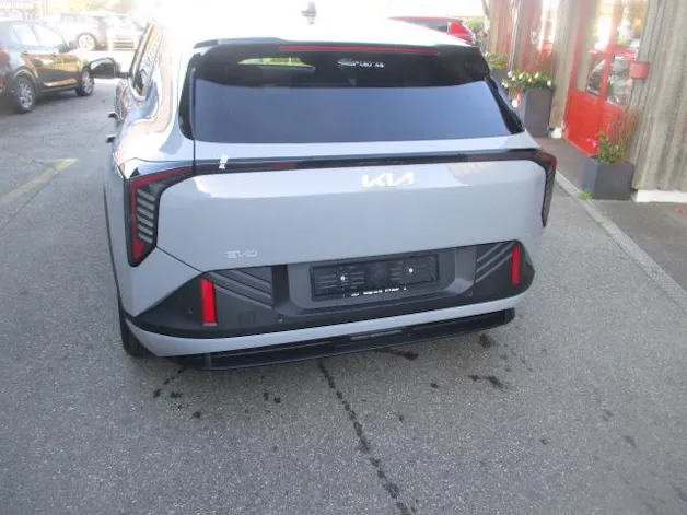Kia EV4 81 kWh Earth+