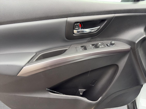 Vehicle image 15 Vehicle image 15