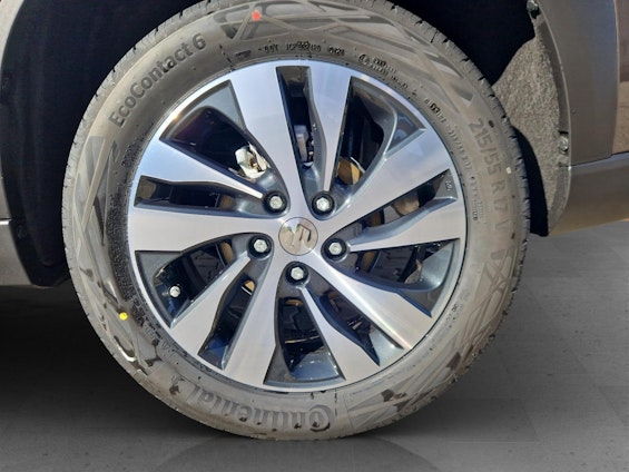 Vehicle image 16 Vehicle image 16