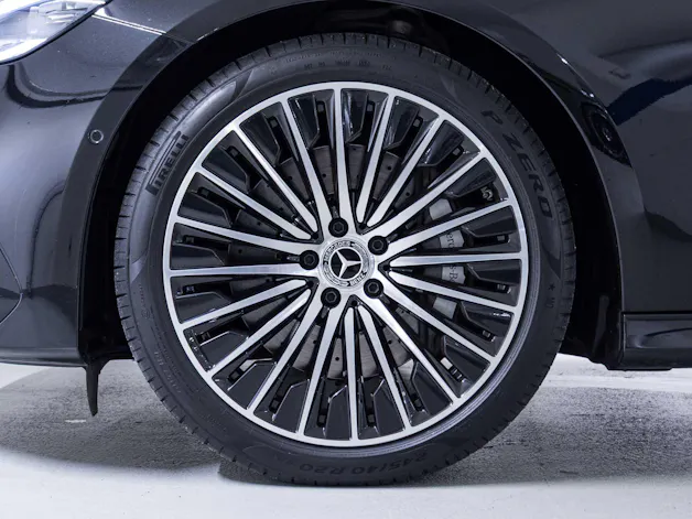 Mercedes-Benz E 220 d AMG Line 4matic Kombi